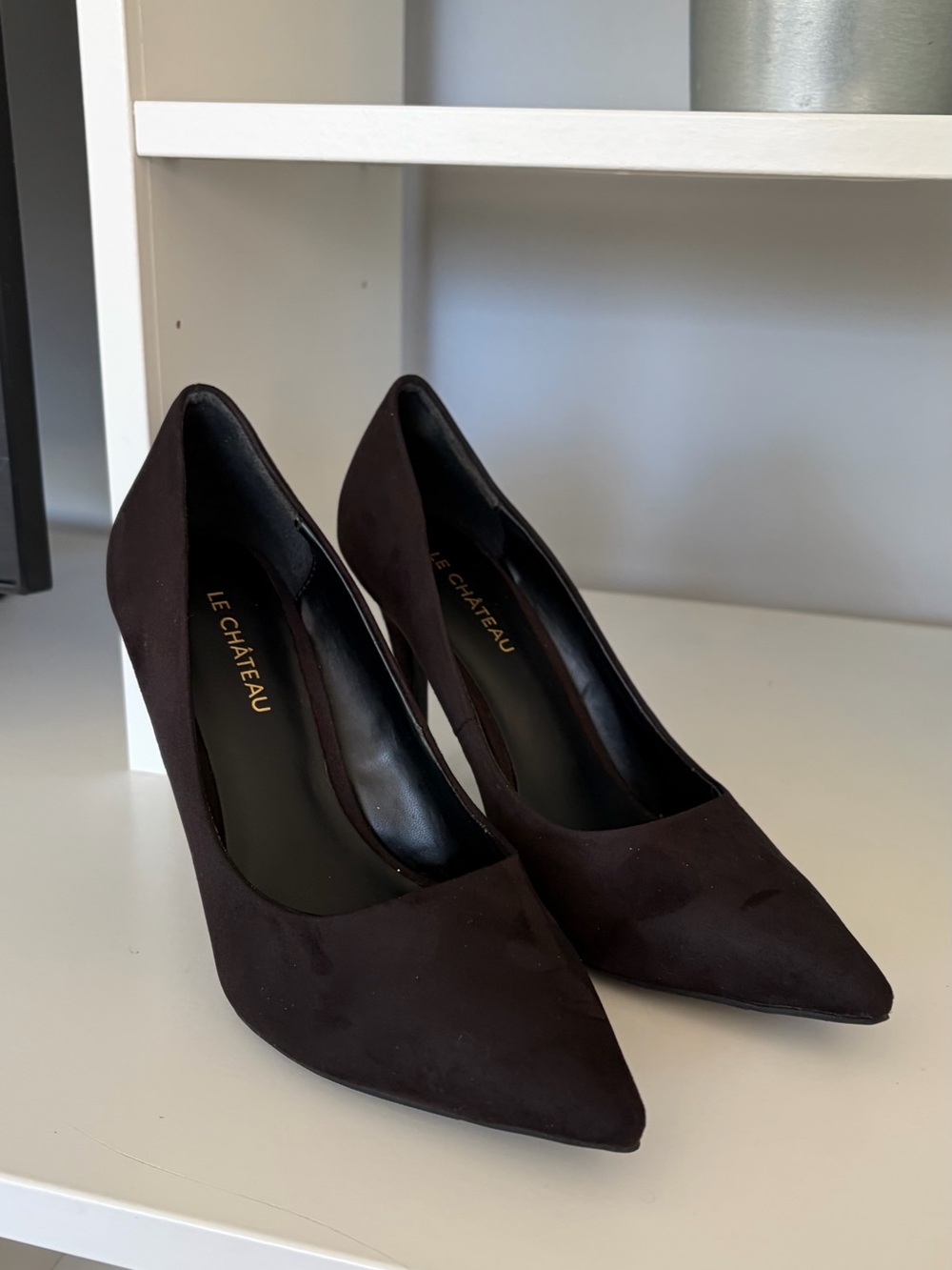 le chateau Black Pointed Toe Suede Heels